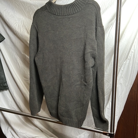 Chaps “dad” sweater - Picture 2 of 3